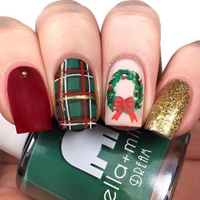 Green and gold decorative holidays nails