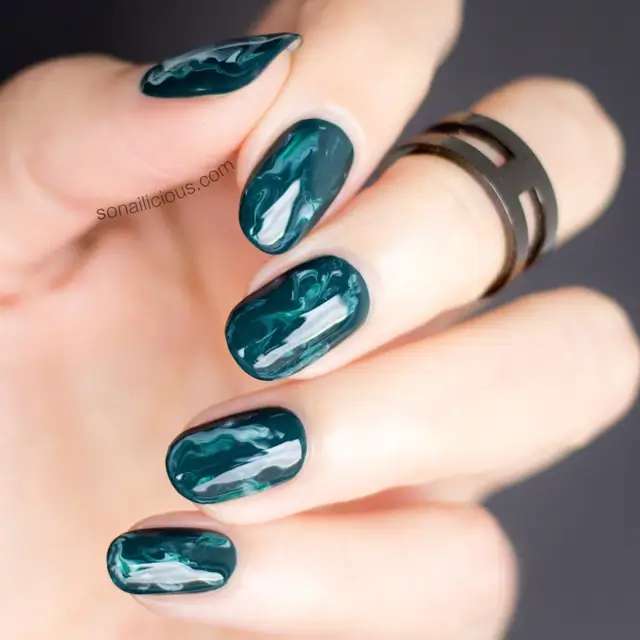 Green marble nails for Christmas